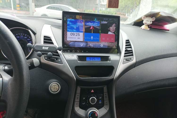 Used Hyundai Elantra (5th Generation / Langdong) 2015 1.6L Manual Leading Model Audio And AC Panel