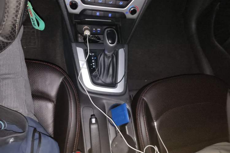 Used Hyundai Elantra (6th Generation / Lingdong) 2016 1.6L Automatic ZhiXuan – Elite Version Gear Lever