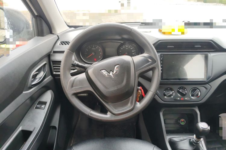 Used Wuling Hongguang 2019 1.5L S Basic Version China VI Standard LAR Steering Wheel