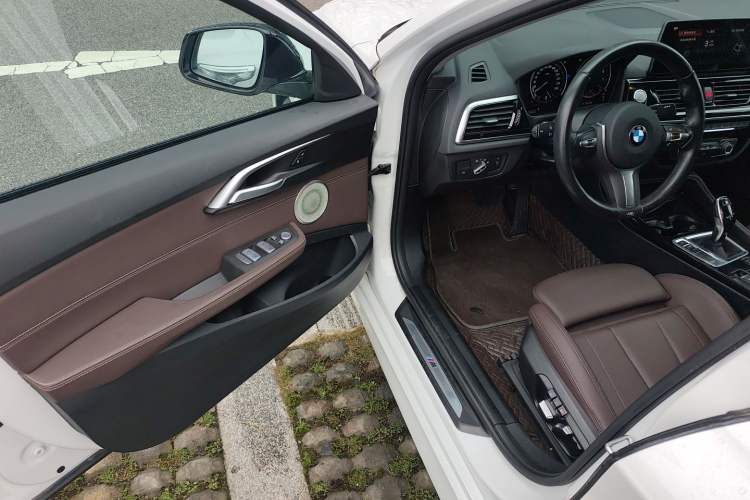 Used BMW 1 Series 2023 125i M Sport Night Edition Driver Seat