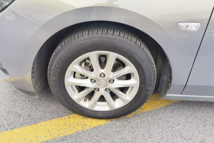 Used Buick GL6 2018 18T 6-Seater Elite Model Left Front Wheel Hub