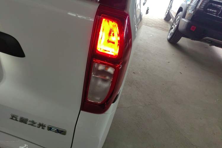 Used Wuling Zhiguang New Energy 2025 Comfort Model Right Rear Taillight