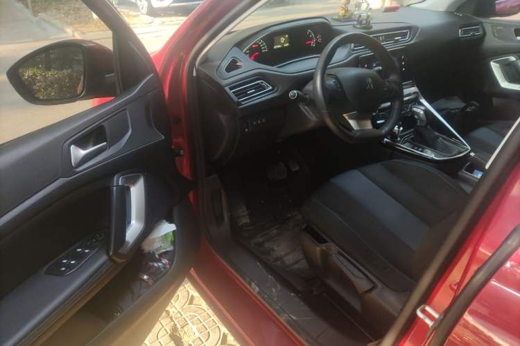 Used Peugeot 308 2018 1.6L Automatic Luxury Edition
