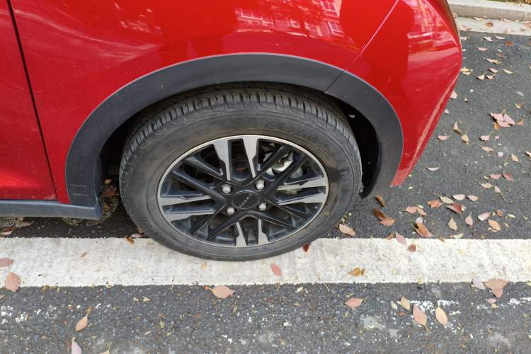 Used Chery Little Ant 2022 Restyled Version Sweet Pink Edition Half-Sugar Version 28.8 kWh 30 kW 301 km Right Front Wheel Hub