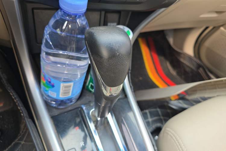 Used Honda Crider 2013 1.8L automatic luxury edition Gear Lever