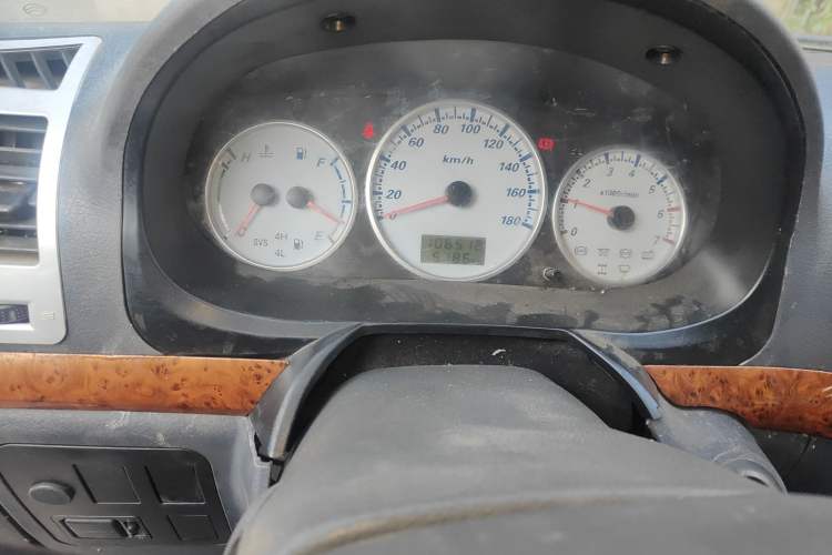 Used Golden Dragon Hiace 2019 2.0L Gasoline Version Long Wheelbase High-Roof V19 Odometer Close Up