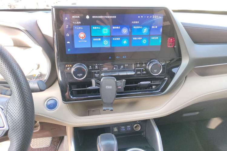 Used Toyota Highlander 2022 Dual-Engine 2.5L Four-Wheel Drive Prestige Version 7 Seats Audio And AC Panel