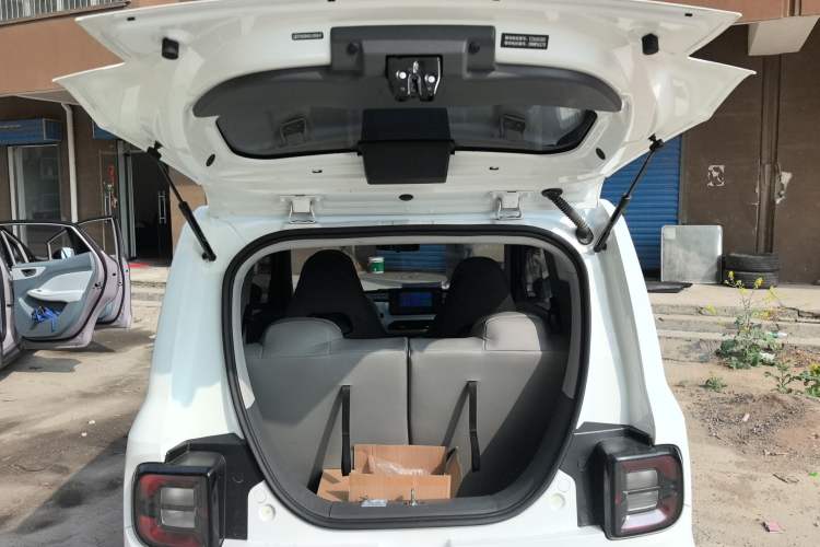 Used Geely Galaxy Panda 2024 Panda Mini 200km Endurance Bear
