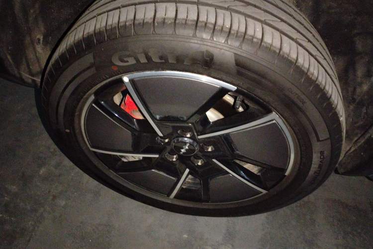 Used Formula Leopard Titanium 3 2025 501KM All-Wheel Drive Intelligent Driving Ultra Version
