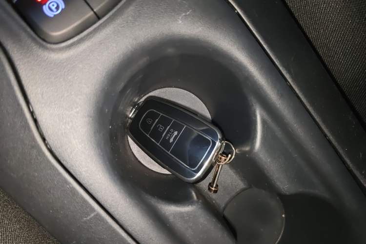 Used Toyota Corolla 2021 Dual-Motor 1.8L E-CVT Elite Edition
