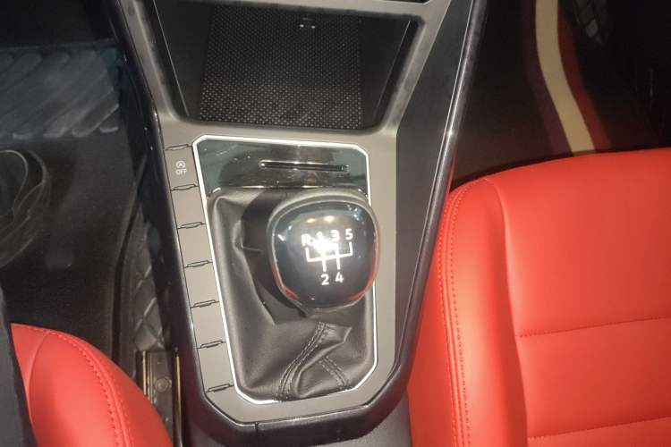 Used Volkswagen Lavida 2023 New Sharp 1.5L Manual New Comfort Edition Gear Lever