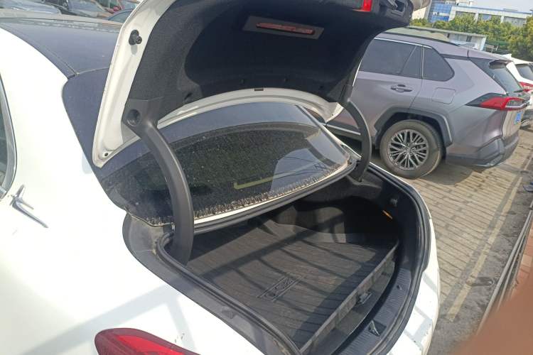 Used Mercedes-Benz C-Class 2016 C 200 L Sport Edition Trunk