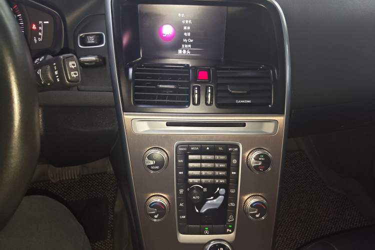 Used Volvo XC60 2017 T5 AWD Smart Upgrade Edition