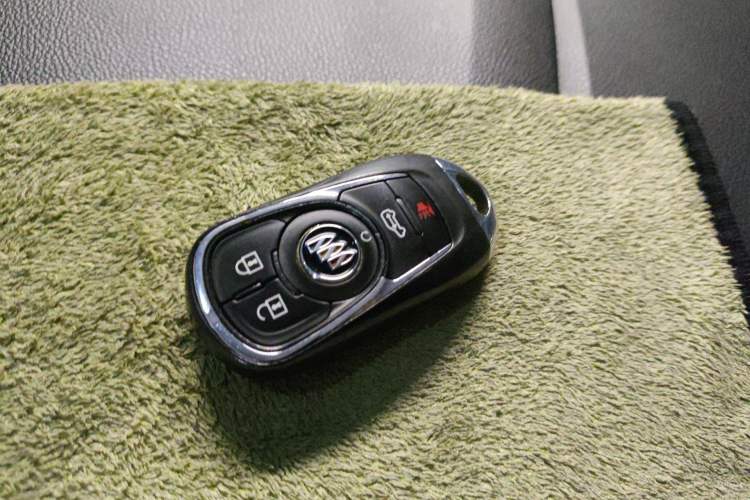 Used Buick GL8 2021 ES Landtrek 653T Comfort Edition