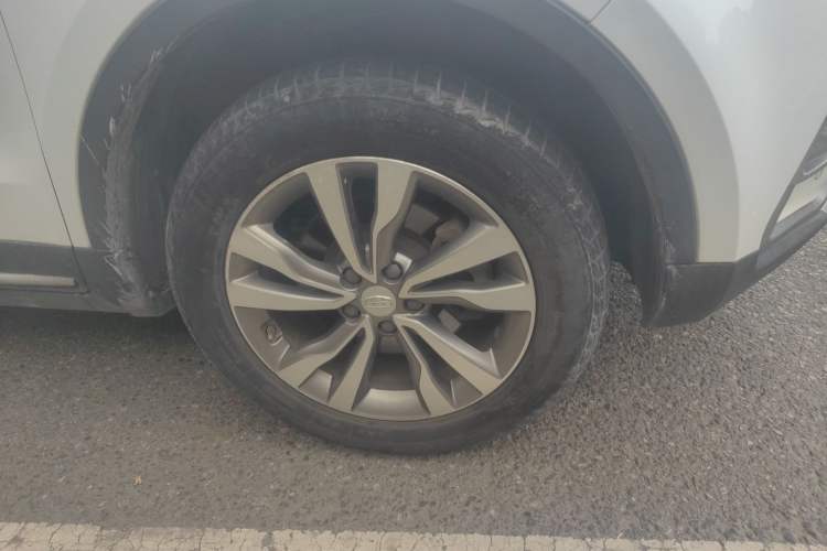 Used Geely Auto Emgrand X7 Sport 2016 1.8TD Automatic All-Wheel Drive Smart Version Right Front Wheel Hub