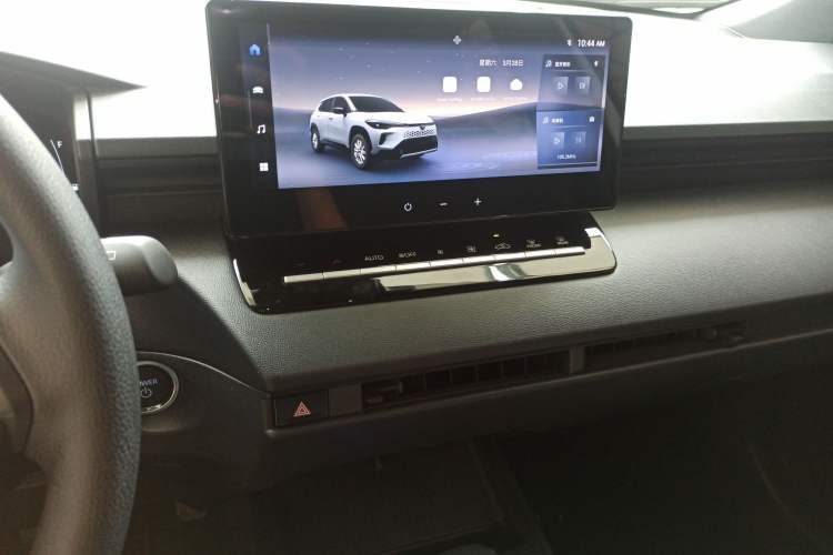 Used Toyota Corolla Cross 2026 Model 2.0L Smart Electric Hybrid Dual-Engine Pioneer Edition