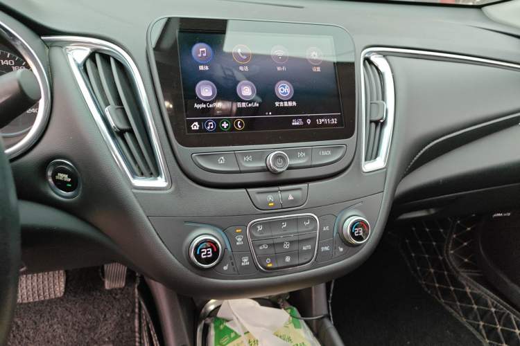 Used Chevrolet Malibu XL 2021 535T Automatic Sport Edition Audio And AC Panel