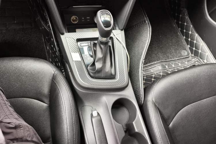 Used Hyundai Elantra (6th Generation / Lingdong) 2016 1.6L Automatic ZhiXuan – Elite Version