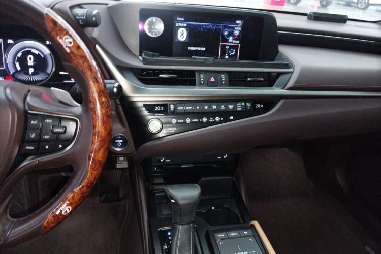 Used Lexus ES 2020 300h Premier Edition Audio And AC Panel