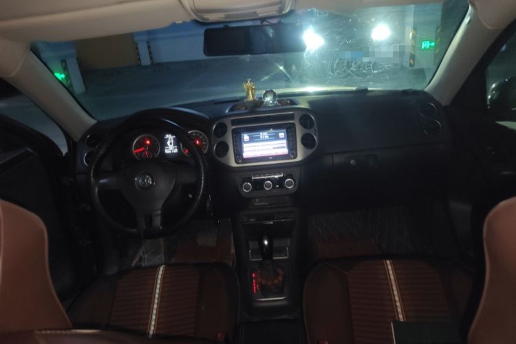 Used Volkswagen Tiguan 2015 1.8TSI Automatic Two-Wheel Drive Trend Edition Center Console