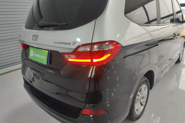 Used Huasong 7 2017 2.0T Automatic Standard Edition
