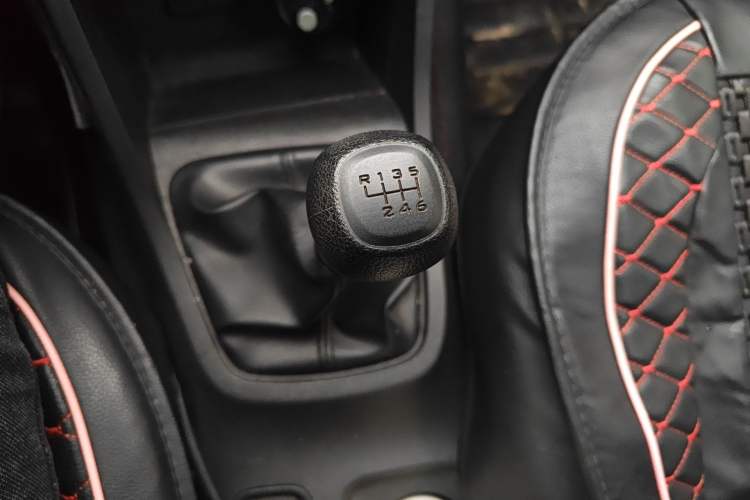 Used Wuling Hongguang 2019 1.5L S Basic Version China VI Standard LAR
