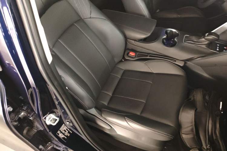 Used Toyota Harrier 2023 2.0L CVT Two-Wheel Drive Entry Version Right Front Seat