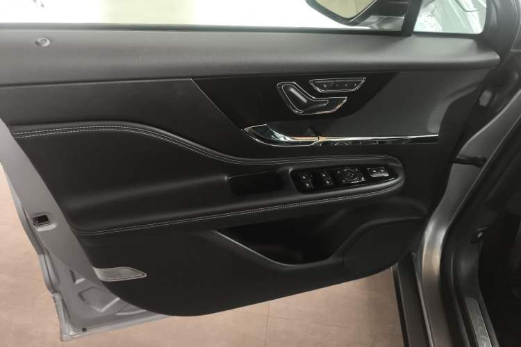 Used Lincoln Corsair 2024 1.5T Two-Wheel Drive Deluxe Hybrid Version