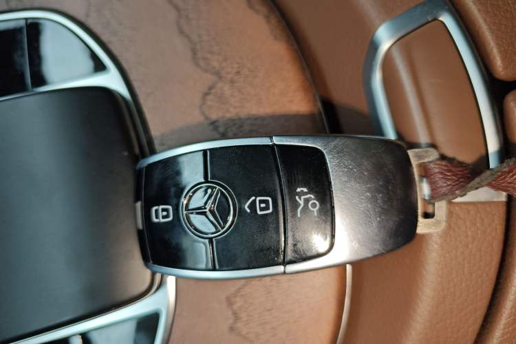 Used Mercedes-Benz E-Class 2023 Updated E 300 L Fashion Edition
