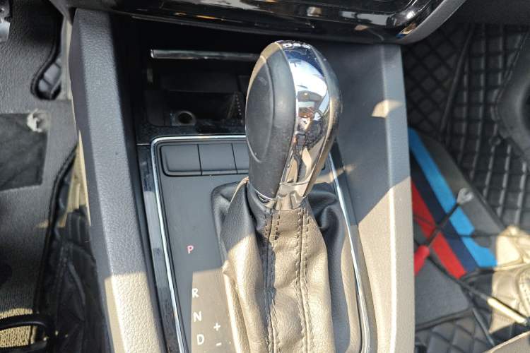 Used Volkswagen Sagitar 2016 230TSI 25th Anniversary Edition
