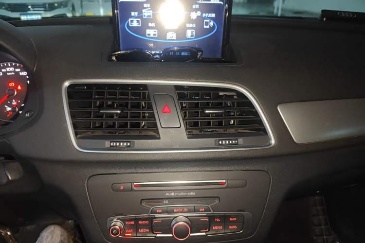 Used Audi Q3 2017 30 TFSI Fashion Model Audio And AC Panel