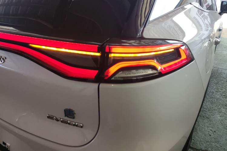 Used BYD Tang New Energy 2019 EV600D Four-Wheel Drive Smart Connectivity Leading Model
