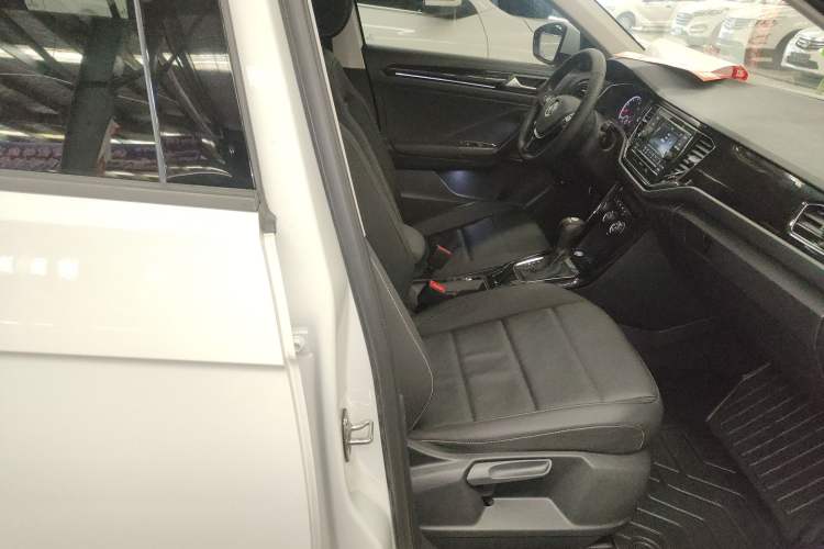 Used Volkswagen T-ROC 2018 280TSI DSG Two-Wheel-Drive Comfort Version China V Standard Right Front Seat