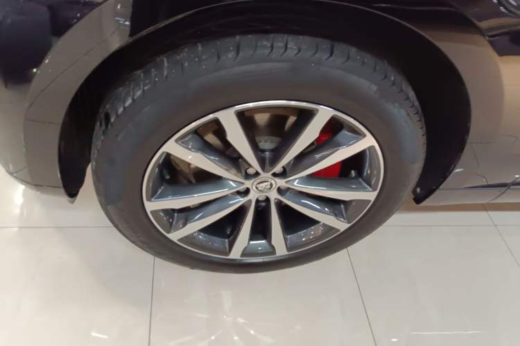 Used Jaguar F-PACE 2024 P250 R-Dynamic SE
