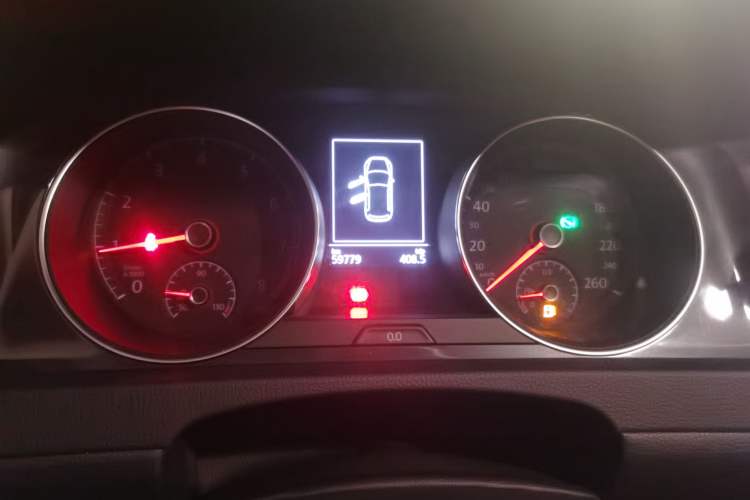 Used Volkswagen Golf 2019 200TSI DSG Comfort & Ambition Edition China VI Standard Instrument Cluster