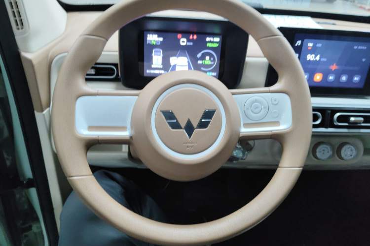 Used Wuling Hongguang MINIEV 2024 3rd Generation 215km Advanced Version