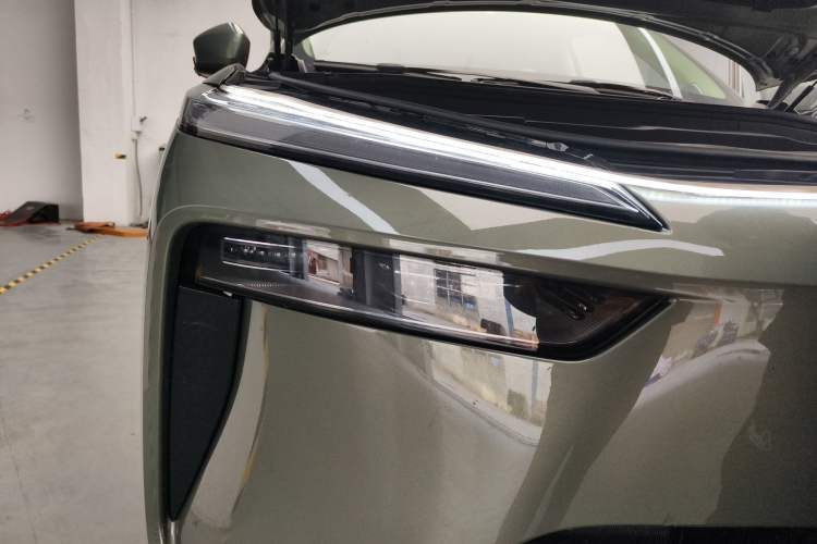 Used Wey Lanshan 2025 Four-Wheel Drive Max Right Front Headlight