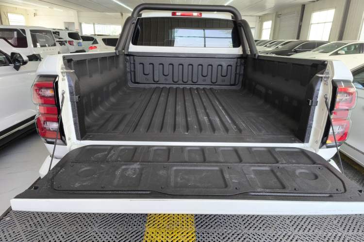 Used Great Wall King Kong Poer 2024 2.0T Manual Diesel Two-Wheel-Drive Base Edition Flatbed
