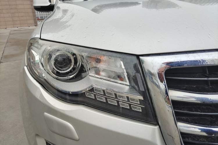 Used Haval H8 2015 2.0T Two-Wheel-Drive Luxury Version
