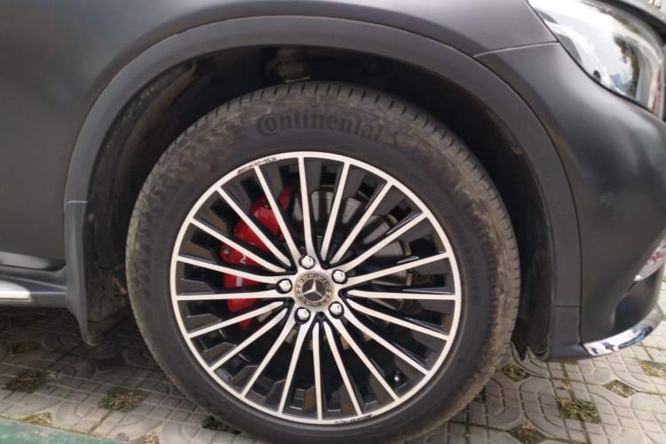 Used Mercedes-Benz GLC 2018 Facelift GLC 260 4MATIC Luxury Edition
