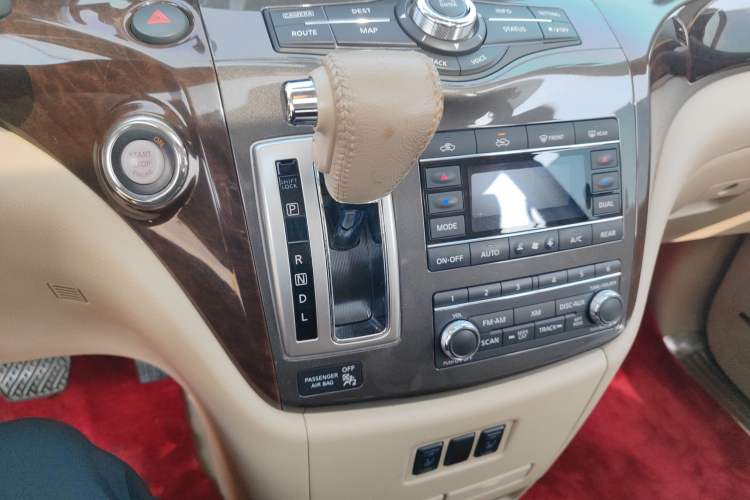 Used Nissan Quest 2015 3.5L SL
