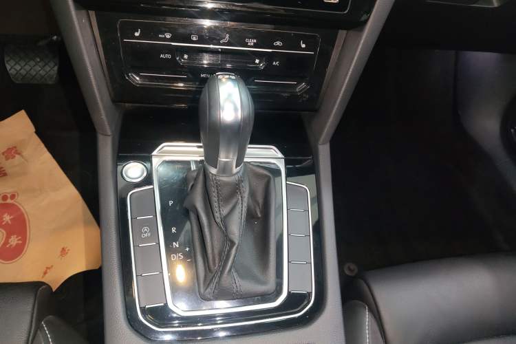 Used Volkswagen Magotan 2020 330TSI DSG Leading Model
