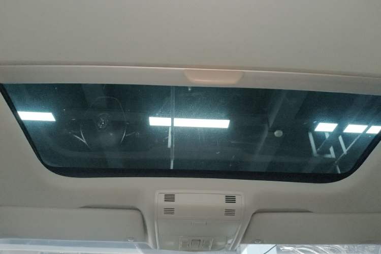 Used Volkswagen Golf 2014 1.6L Automatic Comfort Model Headliner