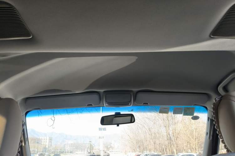 Used Jinbei Grace 2015 2.2L Classic Edition Standard Version Long Wheelbase 11 Seats
