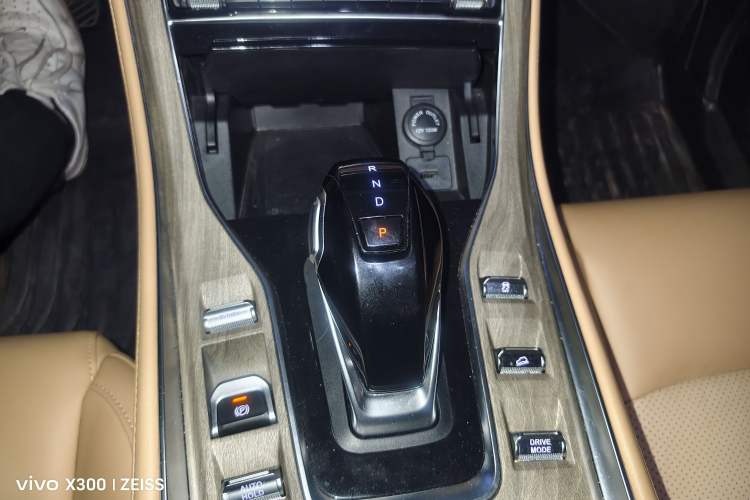 Used Landian E5 2023 1.5L DE-i 110 km Flagship Model 5 Seats