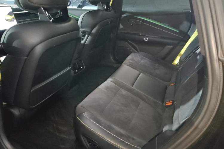 Used Lynk & Co Lynk & Co 10 EM-P 2025 Model 240 All-Wheel Drive Ultra—Sport Edition