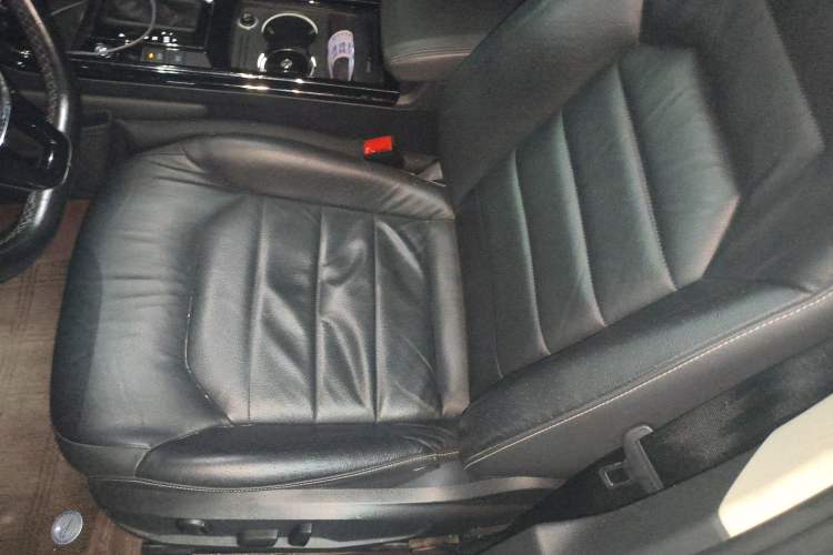 Used Volkswagen Phideon 2018 Revised Version 380TSI Two-Wheel Drive Business Edition Driver Seat