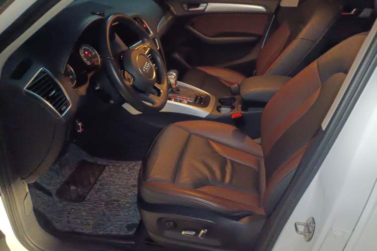 Used Audi Q5 2018 Collector's Edition 40 TFSI Technology Model
