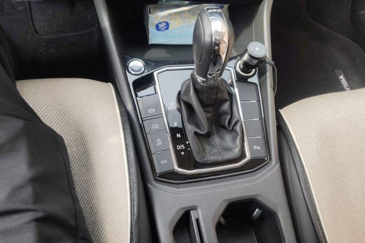 Used Volkswagen Lavida 2019 280TSI DSG Luxury Edition China VI Standard Gear Lever