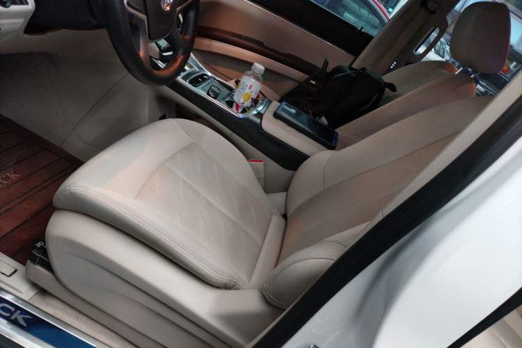 Used Buick GL8 2022 Land Cruiser Executive Class 652T Comfort Model
